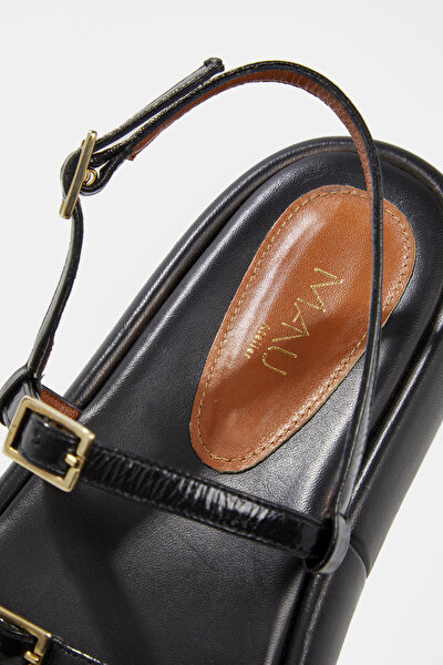SANDALS 5