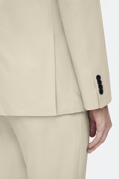 SUIT 3
