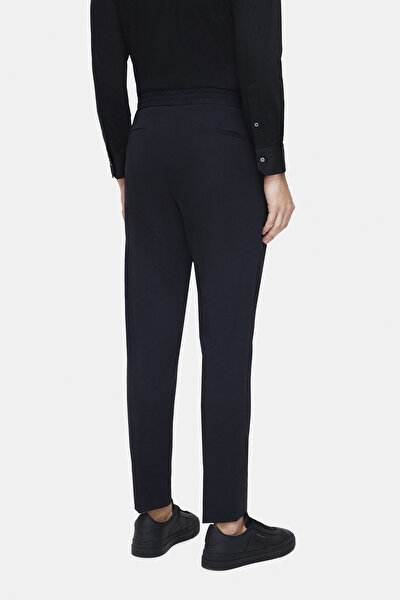 BLACK SUIT 4