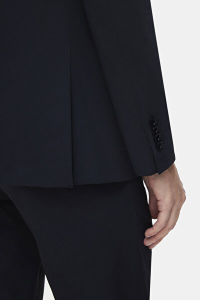 BLACK SUIT 5