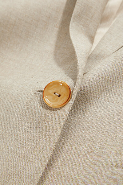 BEIGE JACKET 9