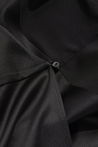 BLACK LONG SLEEVE MIDI DRESS 4