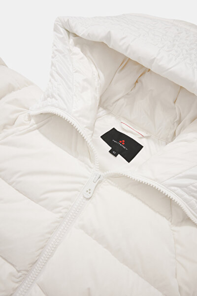 WHITE COAT 8