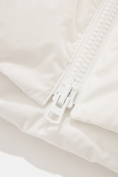 WHITE COAT 10