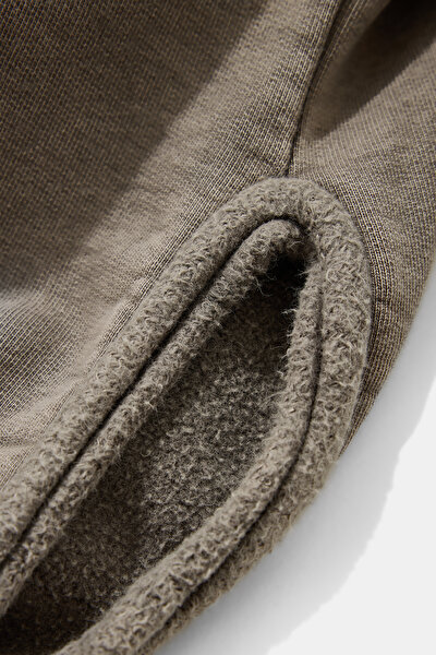 SWEATSHIRT 3