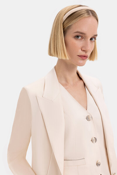 BEIGE JACKET 5