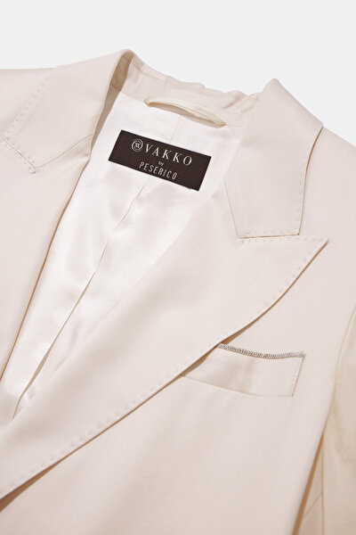 BEIGE JACKET 8