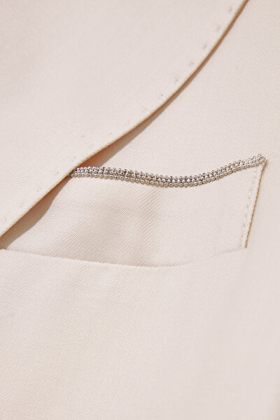 BEIGE JACKET 9
