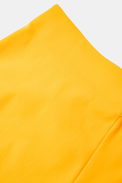 YELLOW SHORT BERMUDA 3