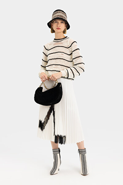 BLACK BASIC / ROUND NECKLINE TRICOT 4