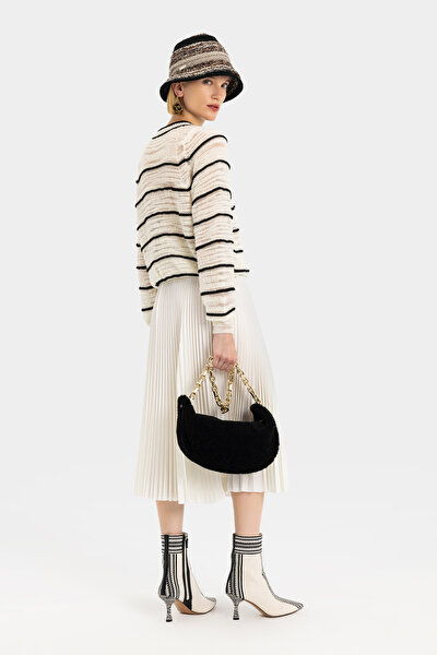 BLACK BASIC / ROUND NECKLINE TRICOT 5