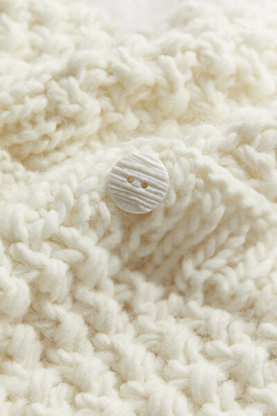 WHITE KNITTING DESIGN KNITWEAR 9