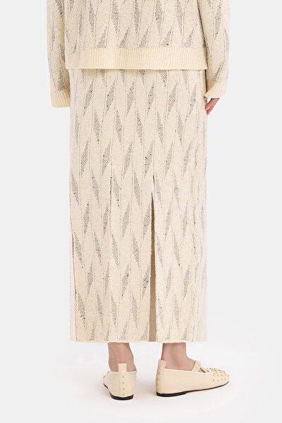WHITE DESIGN FILLED SKIRT 3