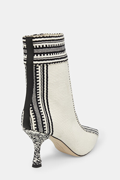 BLACK BOOT 3