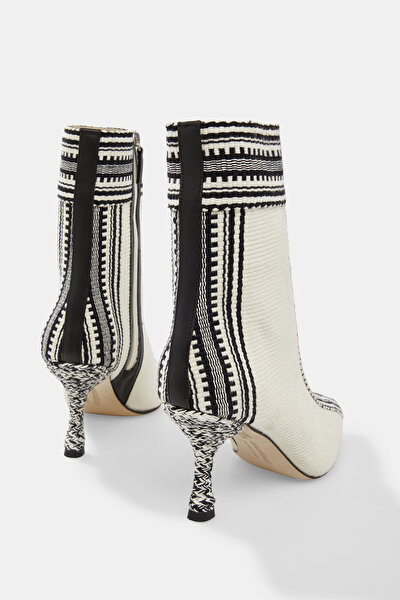BLACK BOOT 5