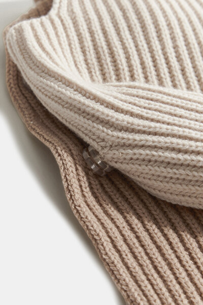 SWEATER 8