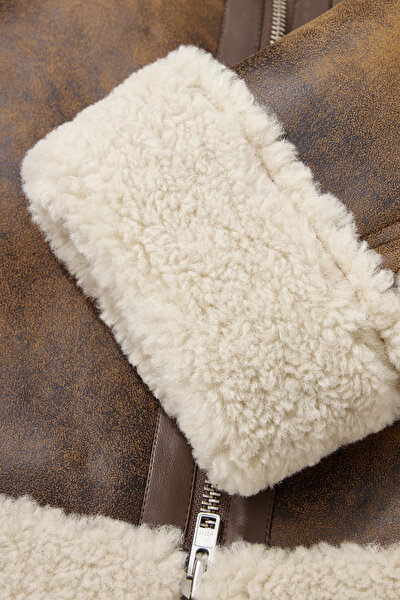 CREAM COAT 5