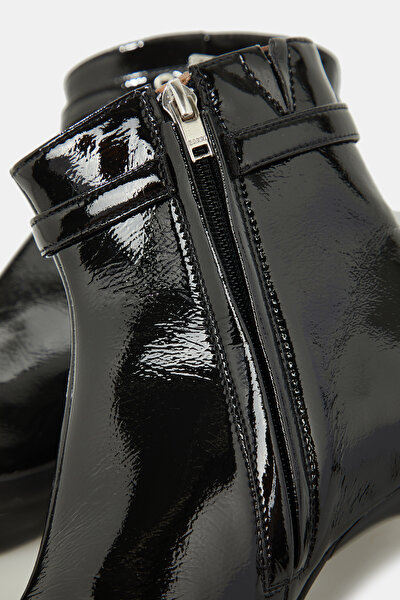 BLACK BOOT 5