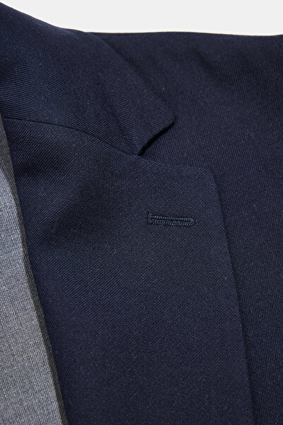GREY JACKET 8