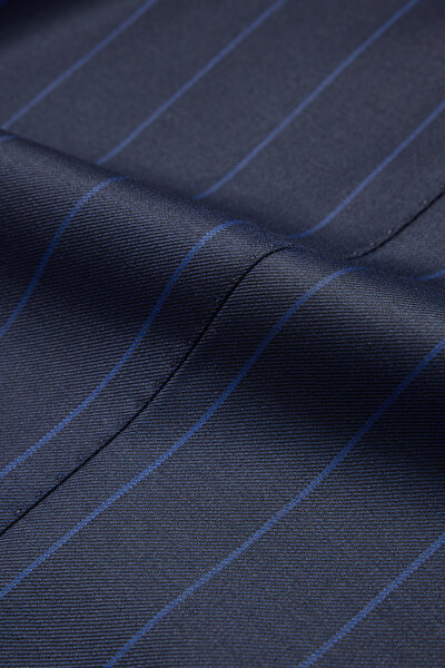 SUIT 13