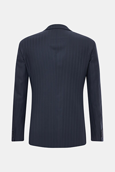 SUIT 8