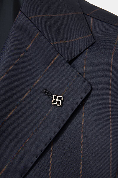 SUIT 4