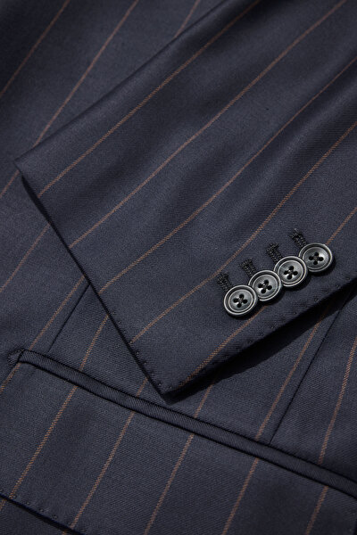 SUIT 5
