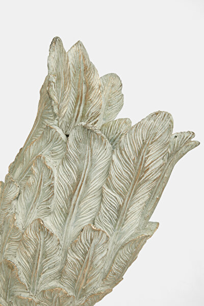 FEATHER-DETAILED VASE 3