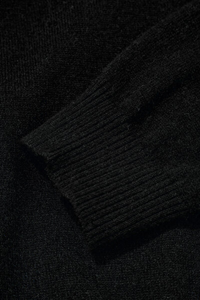 BLACK V NECK TRICOT 5