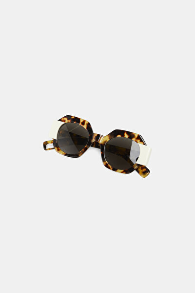 EYEWEAR 4