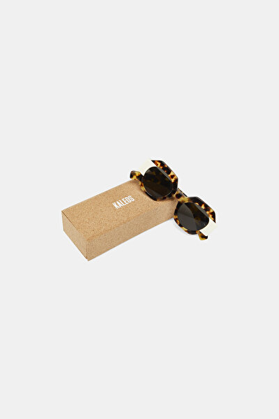 EYEWEAR 5