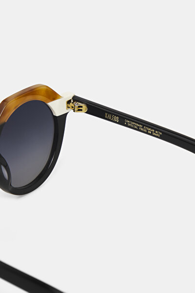 EYEWEAR 3