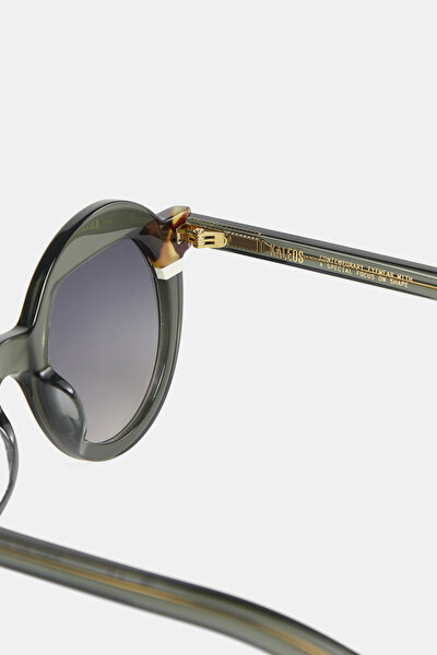 EYEWEAR 3