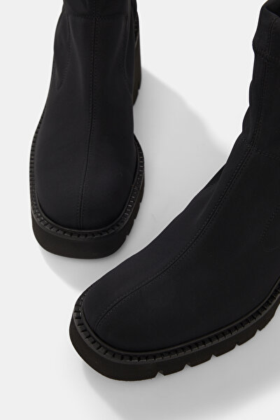 BLACK BOOT 5