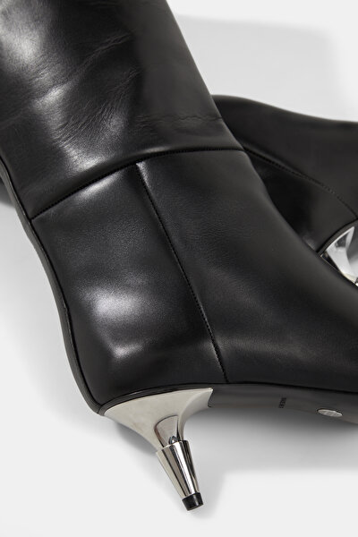 BLACK BOOT 4