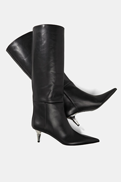BLACK BOOT 5