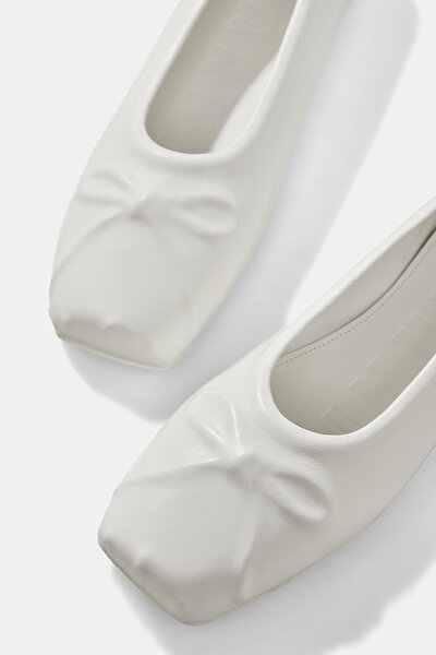 WHITE FLAT SHOES 5