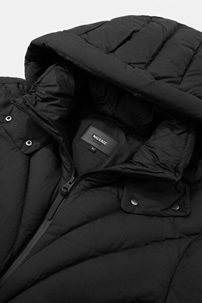BLACK COAT 3