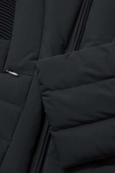 BLACK COAT 4