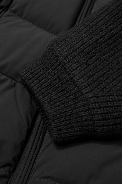 BLACK COAT 4
