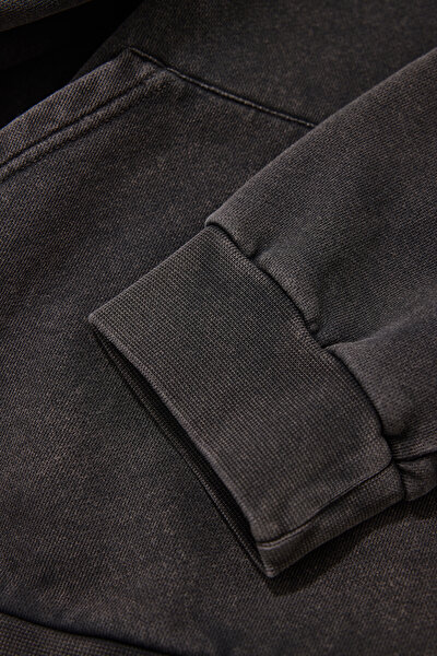 SWEATSHIRT 4