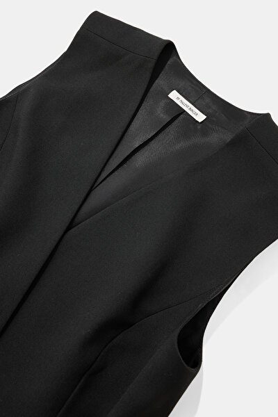 BLACK VEST 3