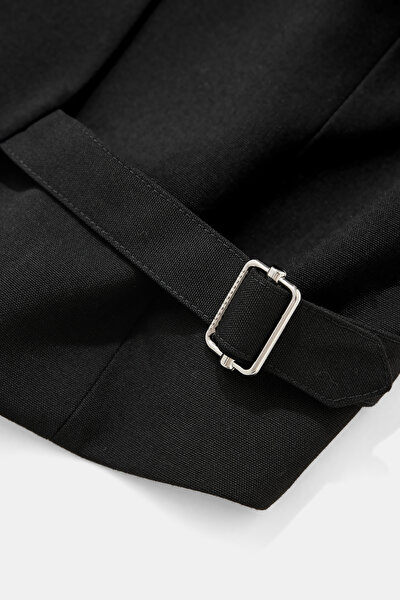 BLACK VEST 4