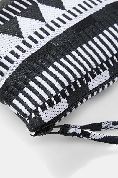 WHITE GEOMETRIC DESIGN BAG 4