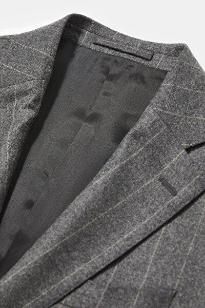 SUIT 9
