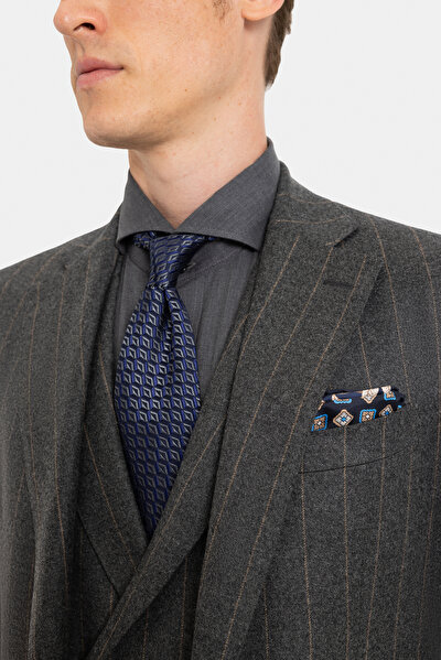 SUIT 4