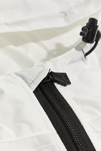 RAINCOAT 4