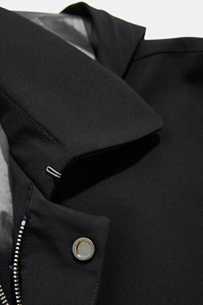BLACK COAT 4