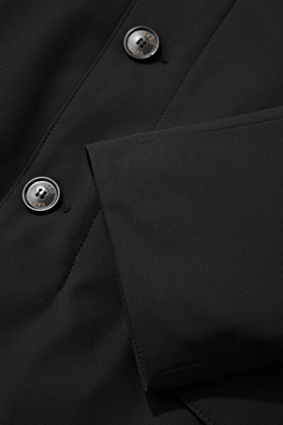 BLACK COAT 4
