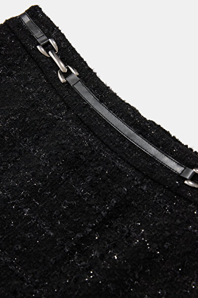 BLACK ABOVE THE KNEE SKIRT 8